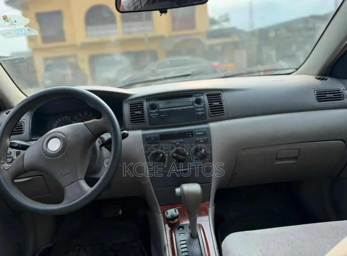 Toyota Corolla 2004 Silver