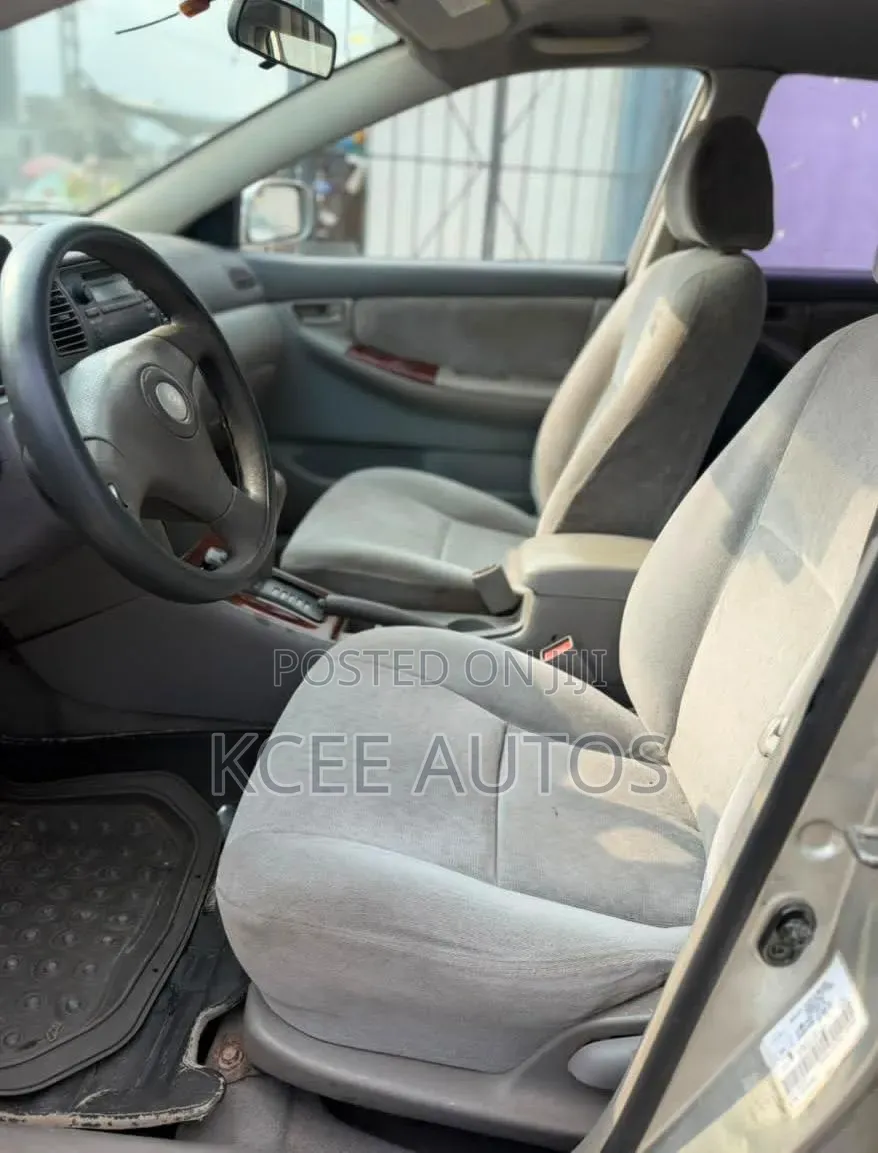 Toyota Corolla 2004 Silver