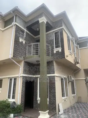4bdrm Shared Apartment in Southern View Estate, Lekki Phase 2 for rent
