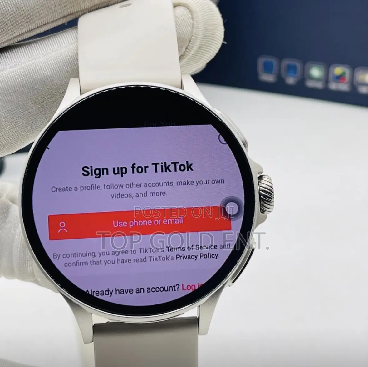 Android Wristwatch (180 Degrees Rotating Camera)