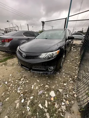 Toyota Camry SE Sport 4dr Sedan w/Prod. End 11/13 (2.5L 4cyl 6A) 2014