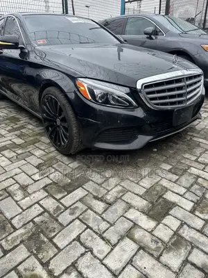 Mercedes-Benz C300 Luxury 4dr AWD 4Matic Sedan (2.0L 4cyl 7A) 2015