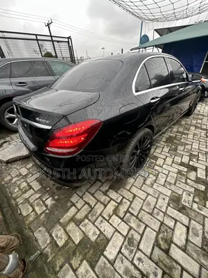 Mercedes-Benz C300 Luxury 4dr AWD 4Matic Sedan (2.0L 4cyl 7A) 2015