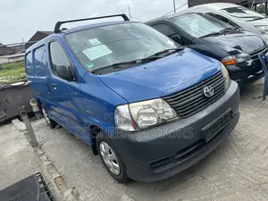 Toyota HiAce 2007 Blue