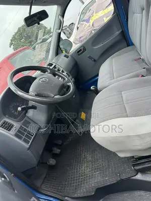 Toyota HiAce 2007 Blue