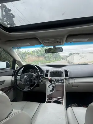 Toyota Venza XLE 2010 White