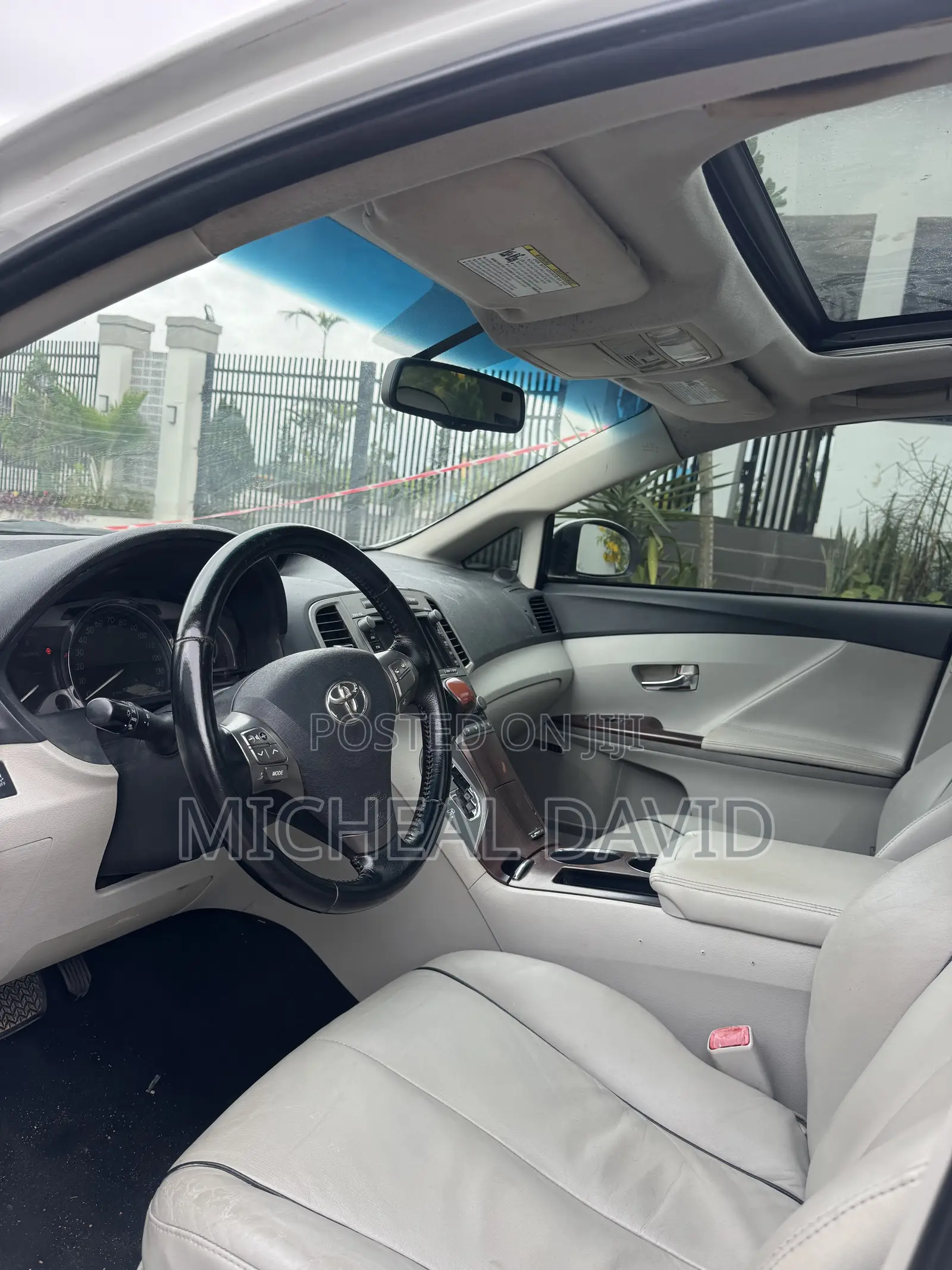 Toyota Venza XLE 2010 White