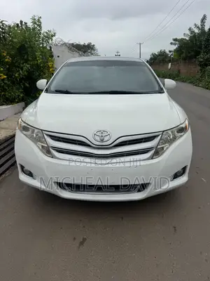 Toyota Venza XLE 2010 White