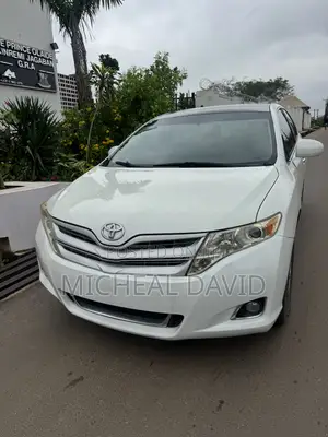 Toyota Venza XLE 2010 White