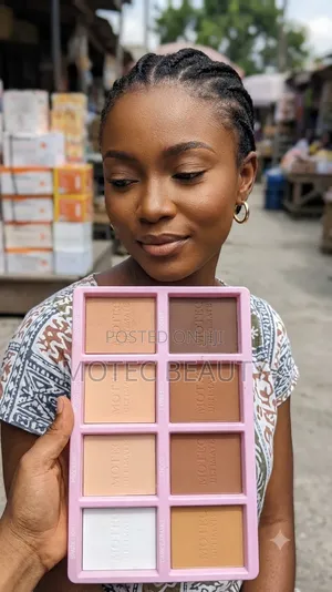 Motec Ultimate 8-in-1 Face Powder Palette – Oil-Control, Matte Kit