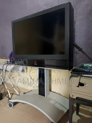 Polycome Videoconferencing Screen With Inbuilt Soundbar and 2 HDMI