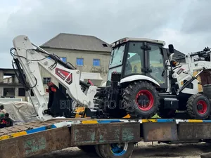 Bobcat B760 Backhoe Loader
