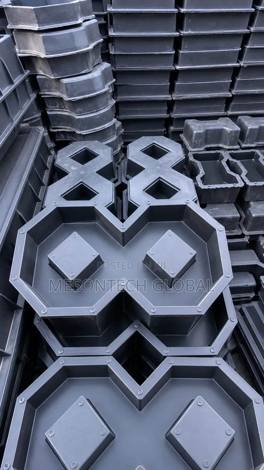 Interlocking Mould 8 Shaped/ Knerb Interlock Mould
