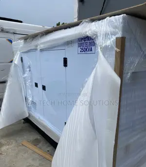 High-Quality 250KVA Perkins Soundproof Generator for Businesses
