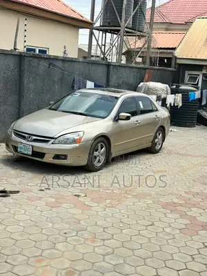 Honda Accord Coupe Automatic 2005 Gold