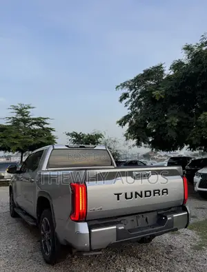 Toyota Tundra Limited CrewMax 6.5' Bed 2024 Silver