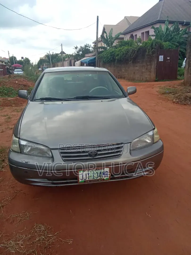 Toyota Camry 2001 Gray