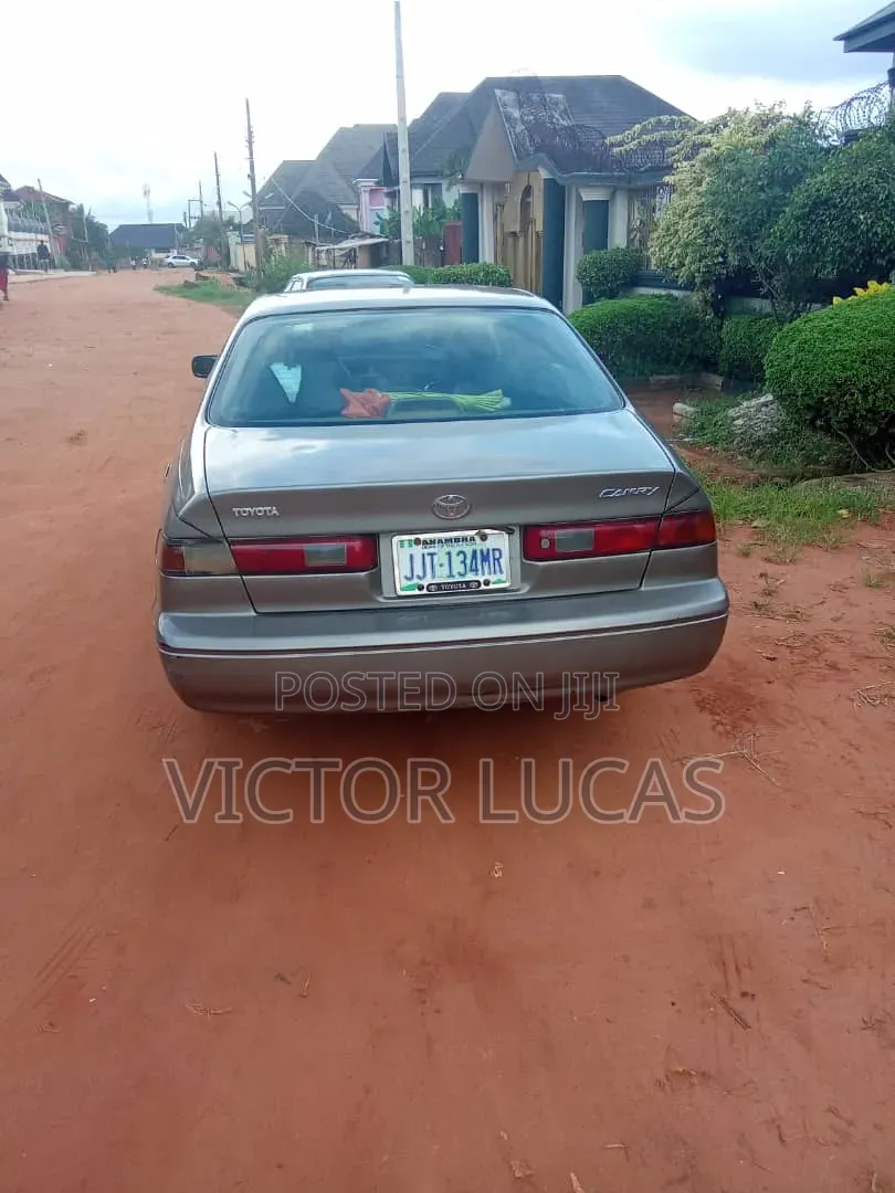 Toyota Camry 2001 Gray