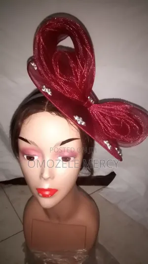 Gorgeous Wine Fascinator
