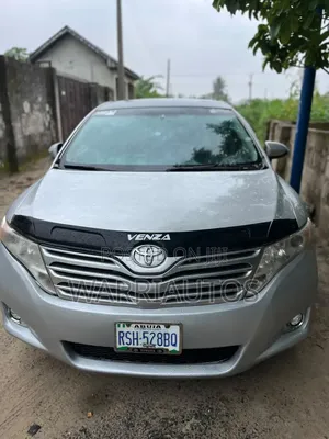 Toyota Venza 2010 Silver
