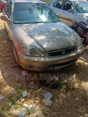 Honda Civic 2000 Gold