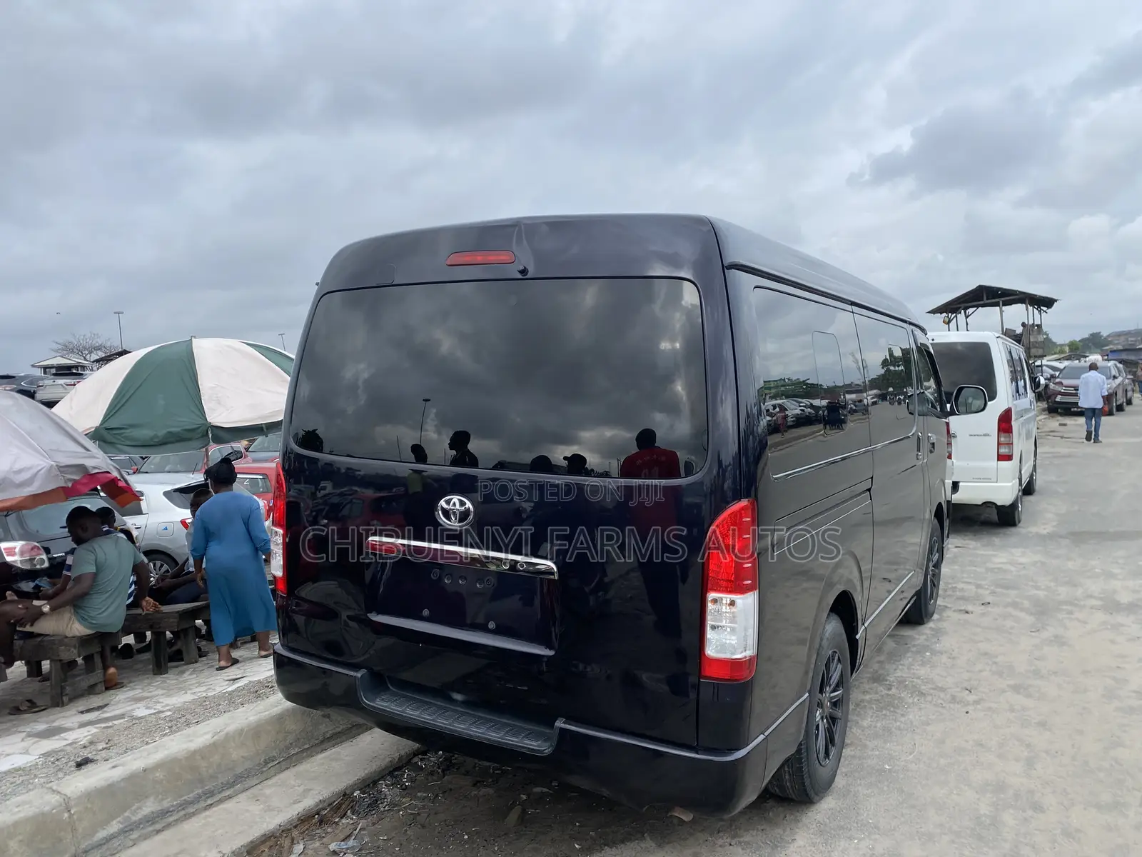 Toyota HiAce 2015 Black