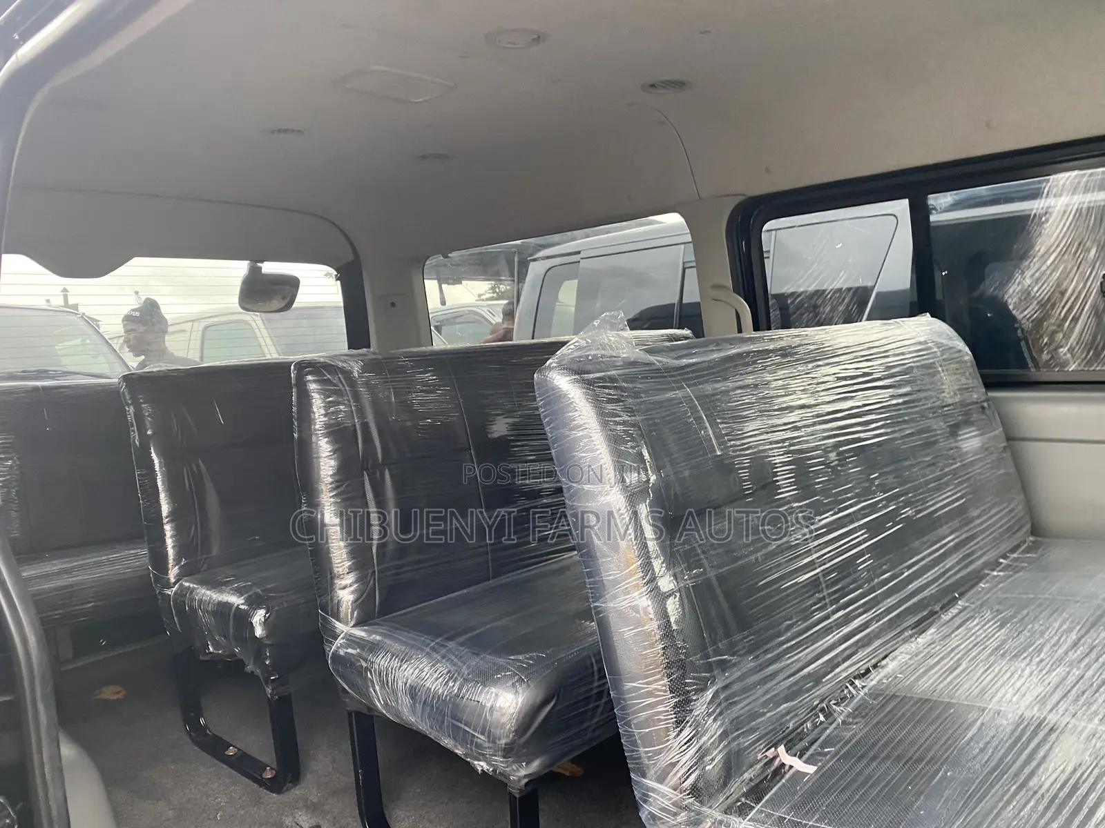 Toyota HiAce 2015 Black
