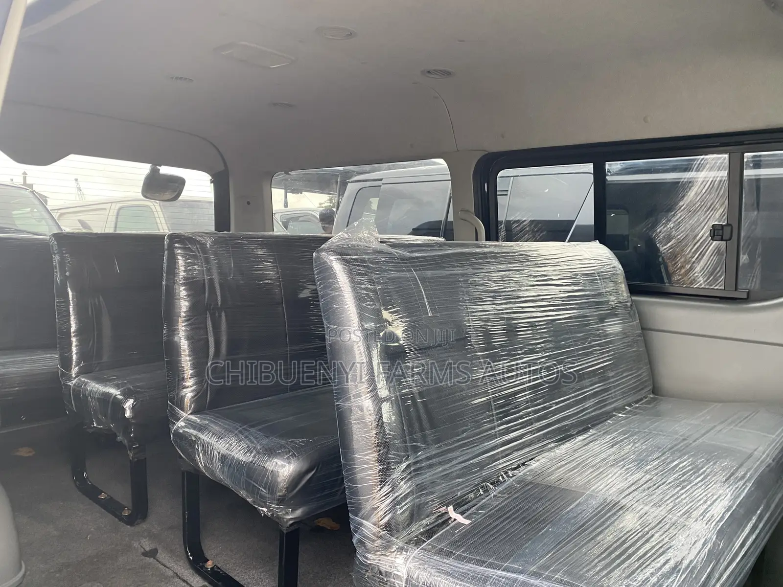 Toyota HiAce 2015 Black