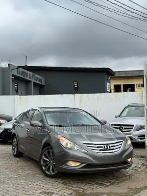 Hyundai Sonata Limited 2.0T Sedan (2.0L 4cyl 6A) 2013 Gray