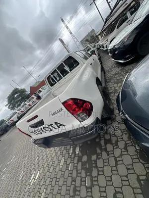 New Toyota Hilux 2025 White