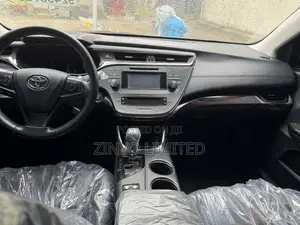 Toyota Avalon XLE 4dr Sedan (3.5L 6cyl 6A) 2014 Silver