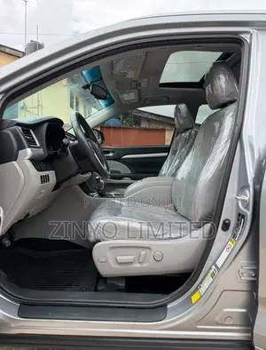 Toyota Highlander XLE V6 4x2 (3.5L 6cyl 6A) 2016 Silver