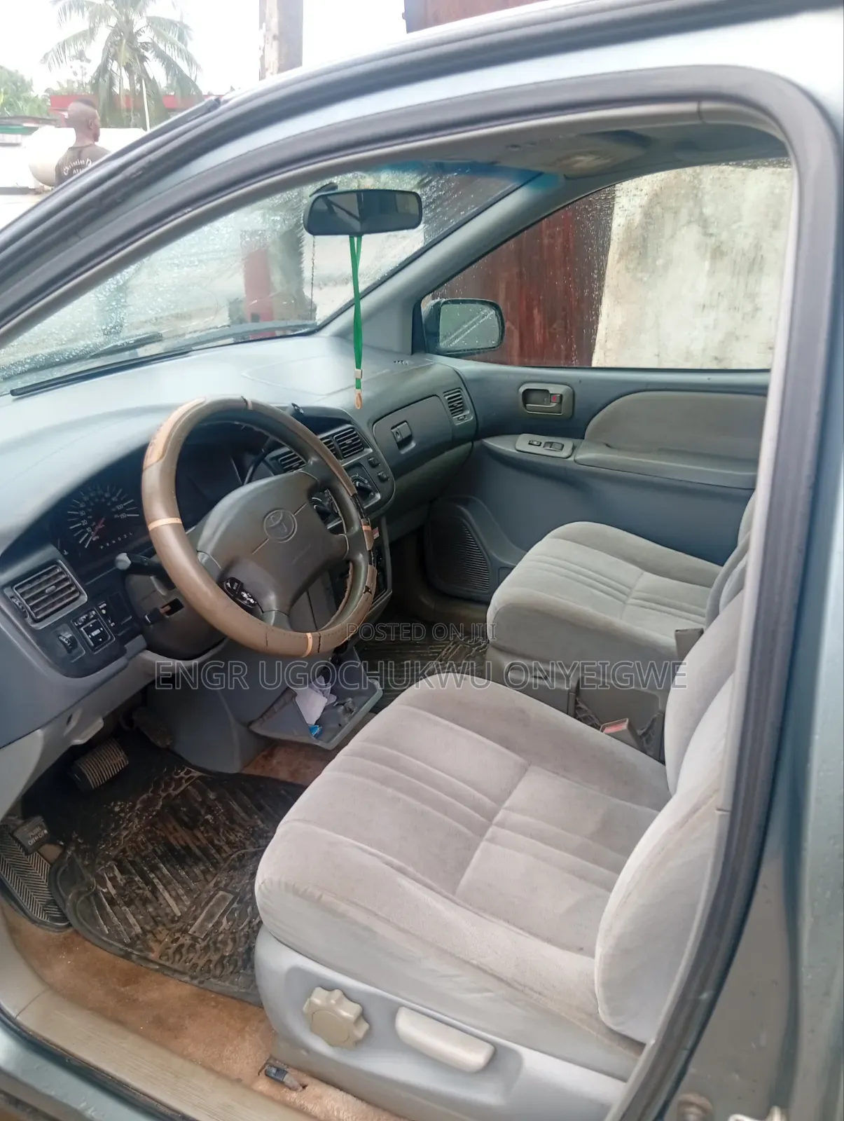 Toyota Sienna CE & 1 hatch 2000 Gray