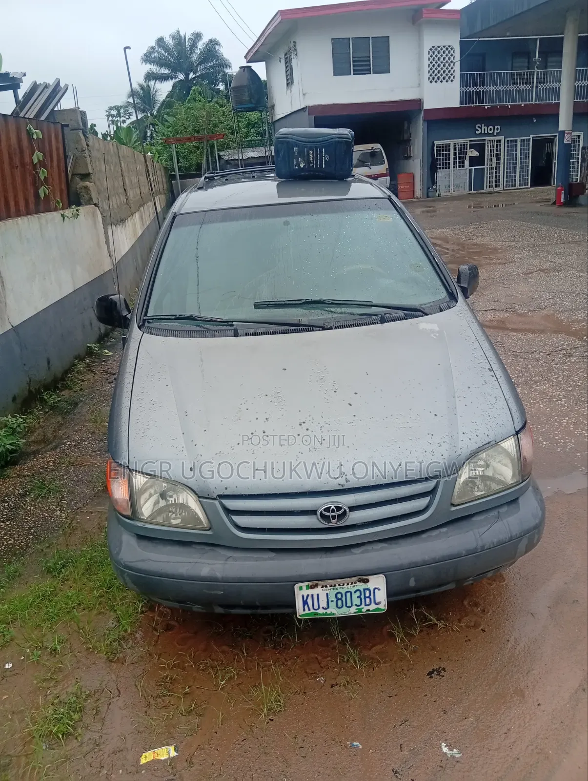 Toyota Sienna CE & 1 hatch 2000 Gray