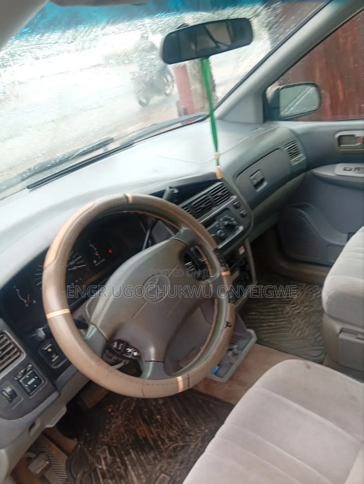 Toyota Sienna CE & 1 hatch 2000 Gray