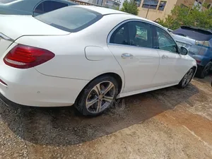 Mercedes-Benz E300 2018 White