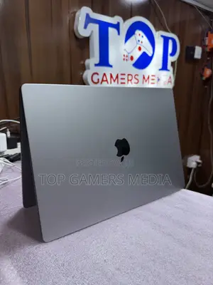 Laptop Apple MacBook Pro 2021 M1 16GB Apple M1 Pro SSD 512GB