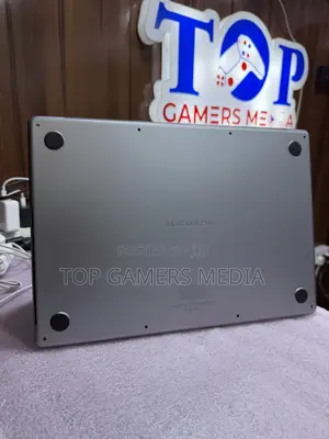 Laptop Apple MacBook Pro 2021 M1 16GB Apple M1 Pro SSD 512GB