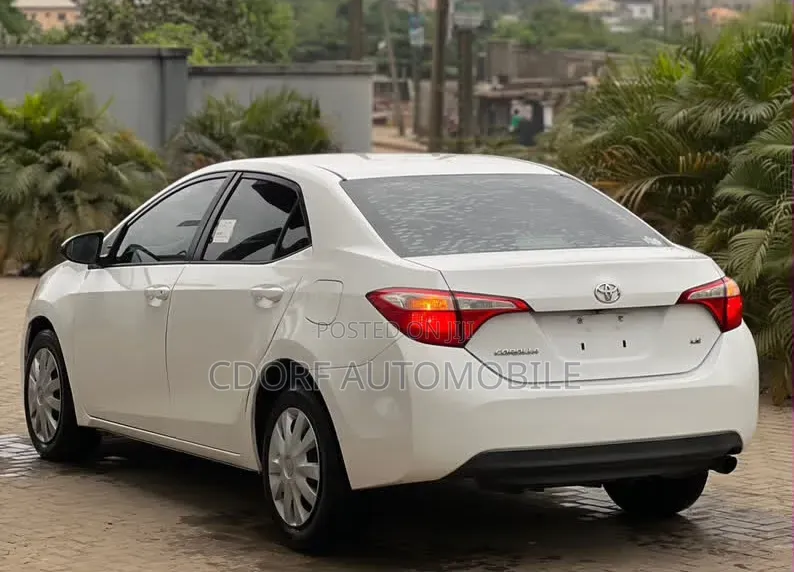 Toyota Corolla 2014 White