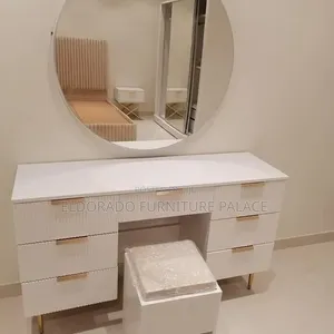 Quality Dressing Mirror Stand With Stool/Chair
