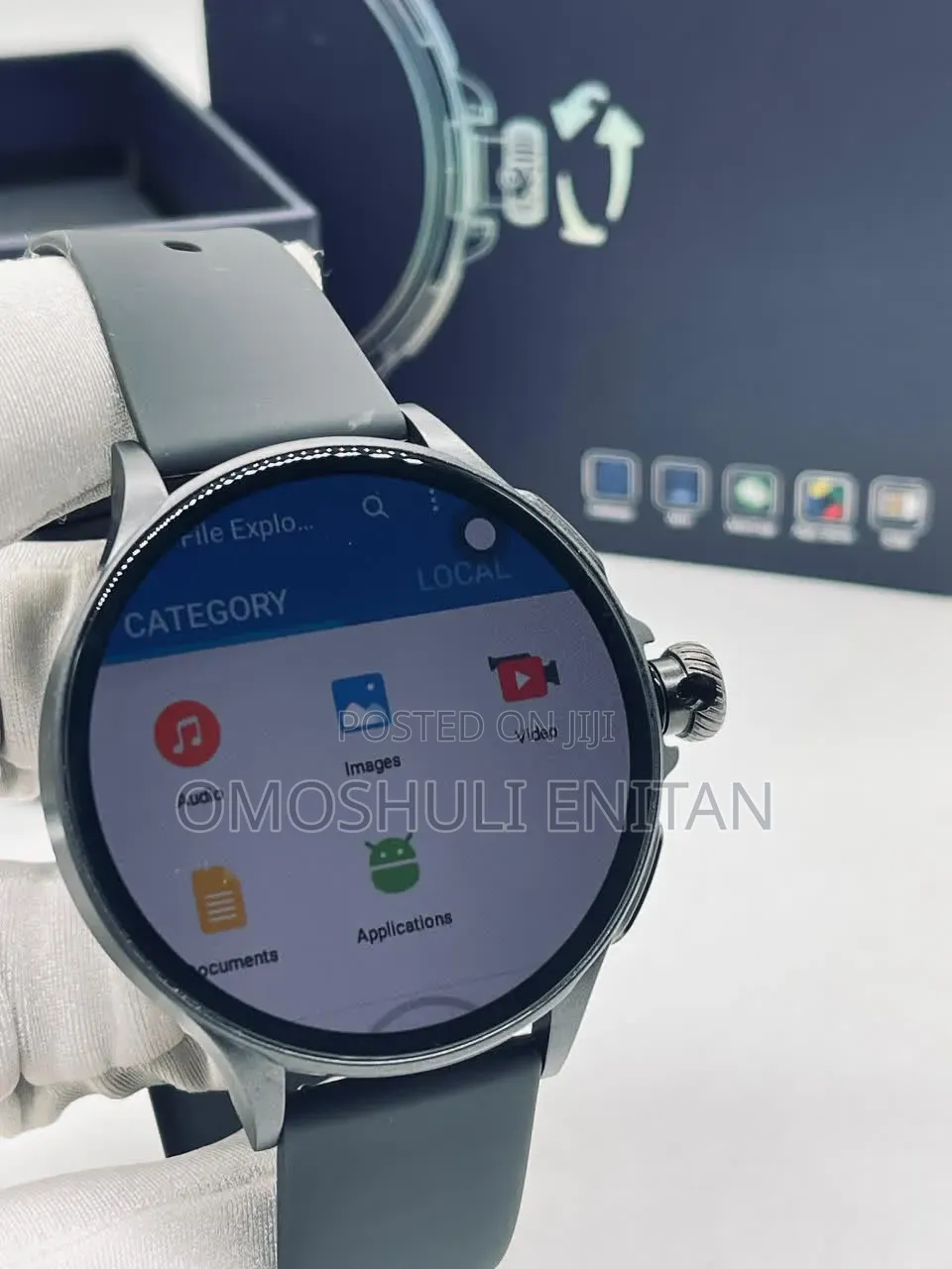 Android Rotating 180 Degree Camera Smart Watch.