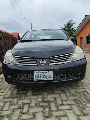 Nissan Tiida 2010 Black