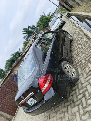 Nissan Tiida 2010 Black