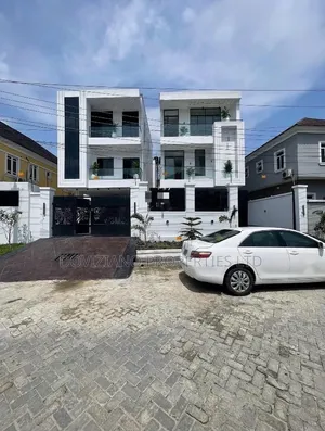 6bdrm Duplex in Chevron for sale