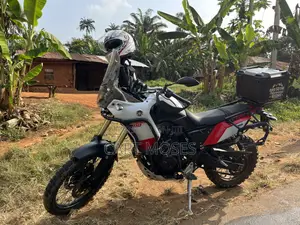 Yamaha 2022 Red