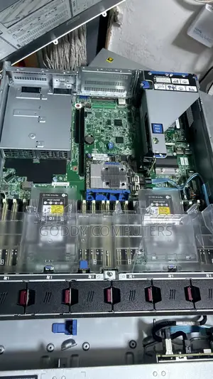 Server HP ProLiant DL380 Gen10 32GB Intel Xeon HDD 2T