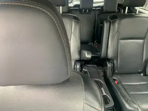 Toyota Highlander Limited 4dr SUV AWD (3.5L 6cyl 6A) 2014 Gray