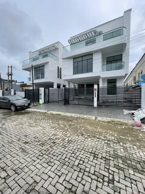 5bdrm Duplex in Chevron for sale