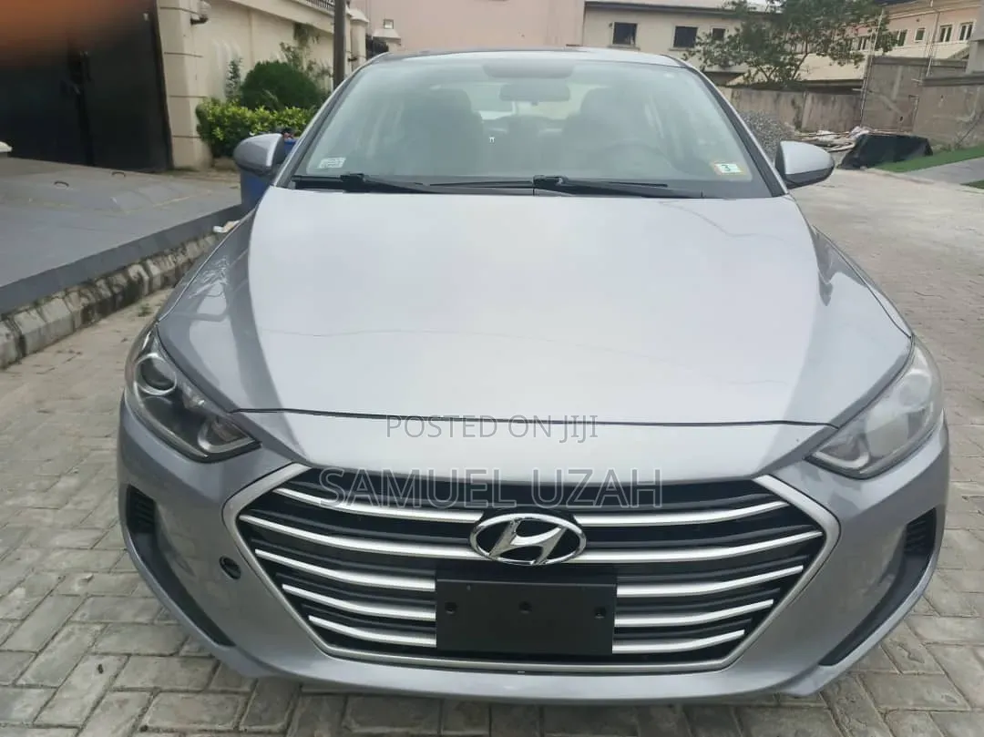 Hyundai Elantra 2017 Silver