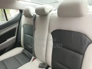 Hyundai Elantra 2017 Silver